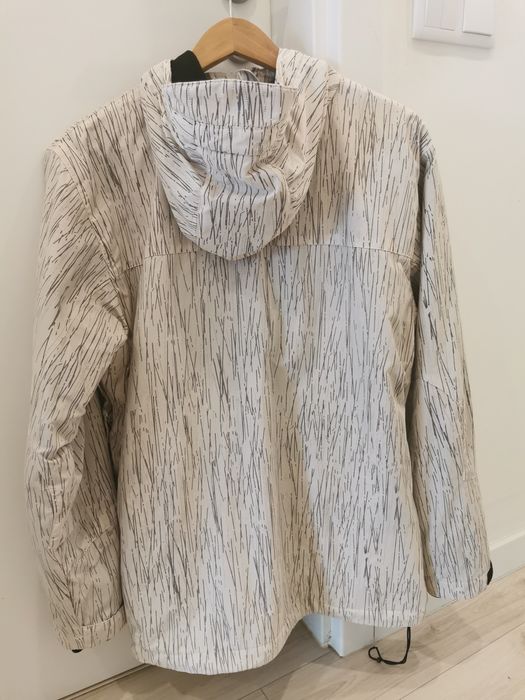 Blusão Carhartt c/capuz (Tamanho M / L)