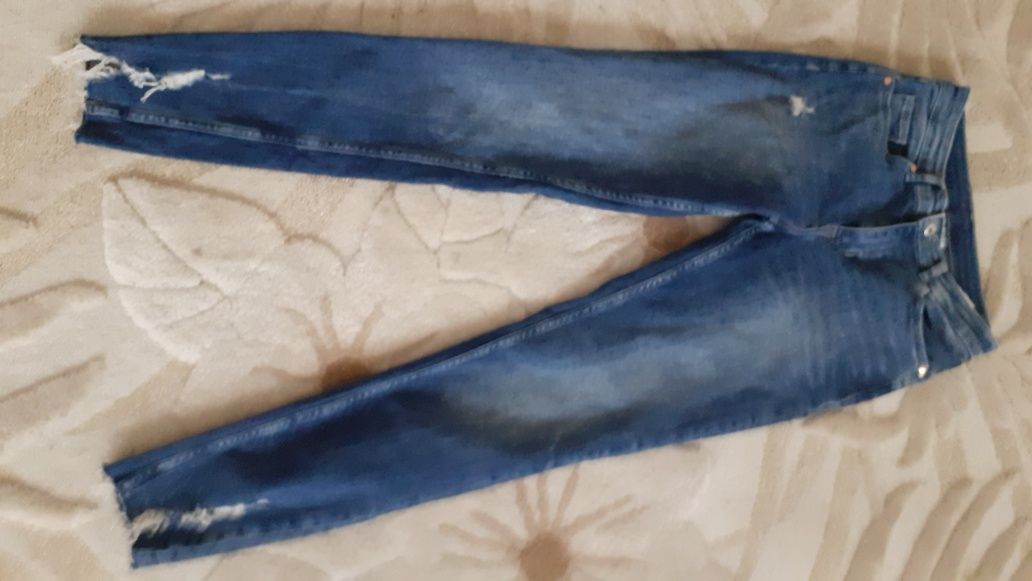 Spodnie 34,dżinsy z lycrą,z przetarciami H&M