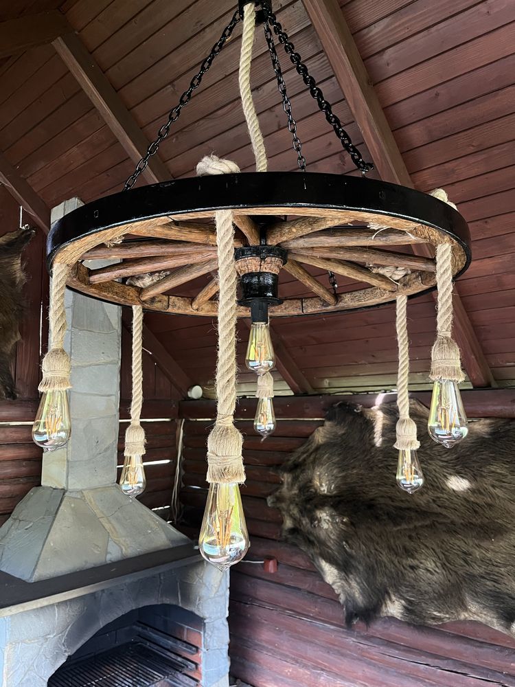 Lampa z koła wozu