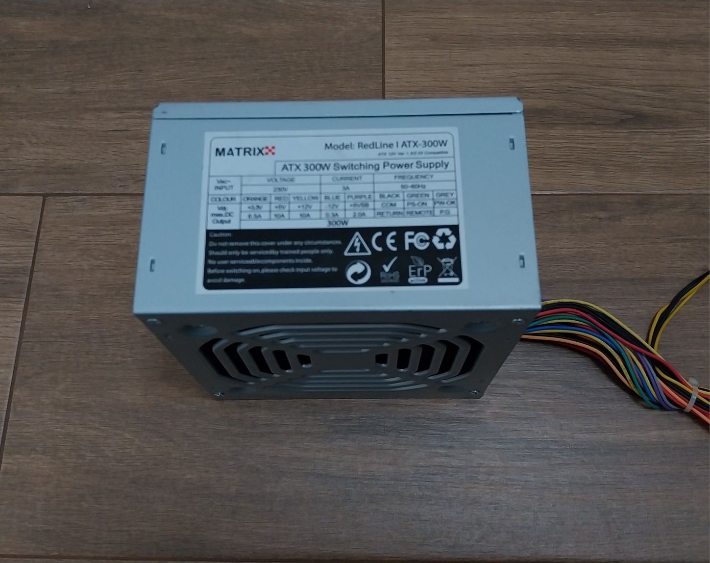 Fonte de alimentação Matrix ATX de 300 Watts
