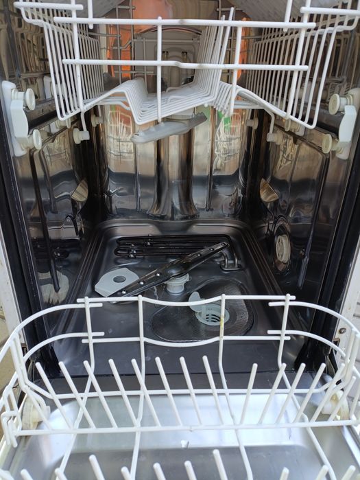 Посудомийка (посудомоечная машина)