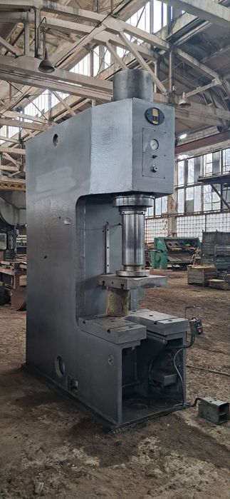 Пресс гідравлічний П6332Б 160 т.с