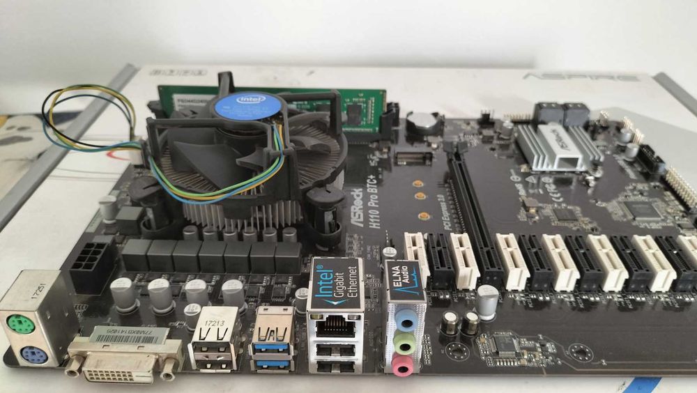 Asrock h110 pro btc+ +DDR4 4гб, 13*pci-ex, +M2, +процесор
