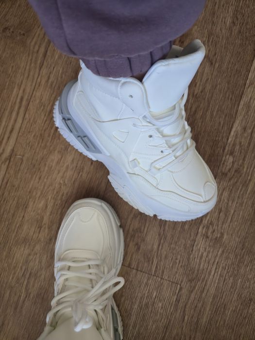 Кросівки жіночі зимові