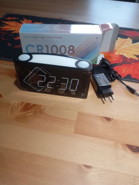 Zegar budzik lampa