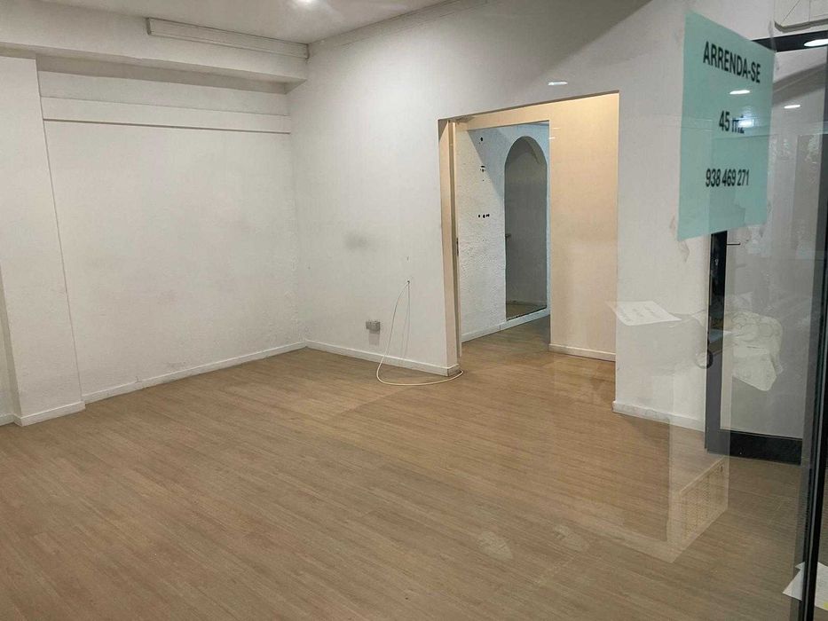 Loja 44 m² – Centro Comercial Sirius, Boavista (Porto)