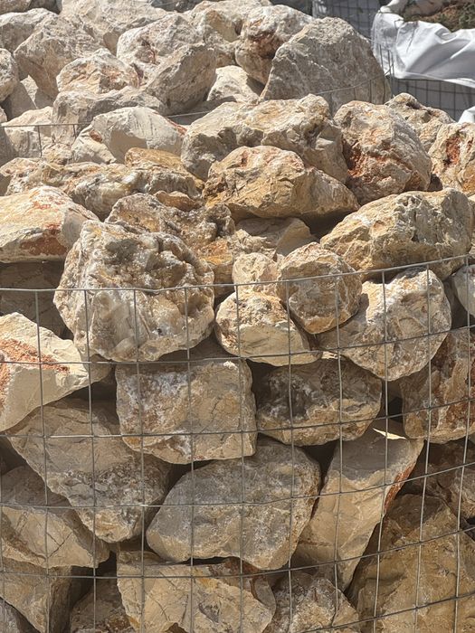 Pedra decorativa cesto