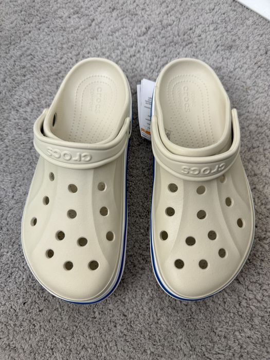 Чоловічі та жіночі крокси в бежевому кьорі Crocs bayaband stucco
