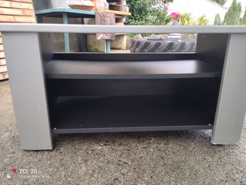 Mesinha de apoio com rodinhas