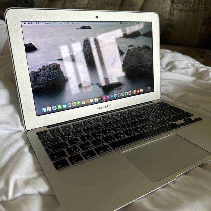 Macbook Air 11 2016 року 8/128 Gb