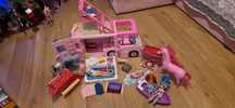 Kamper Barbie+lalka Barbie nowa z ubrankami+2 konie różowe+dwie i inne
