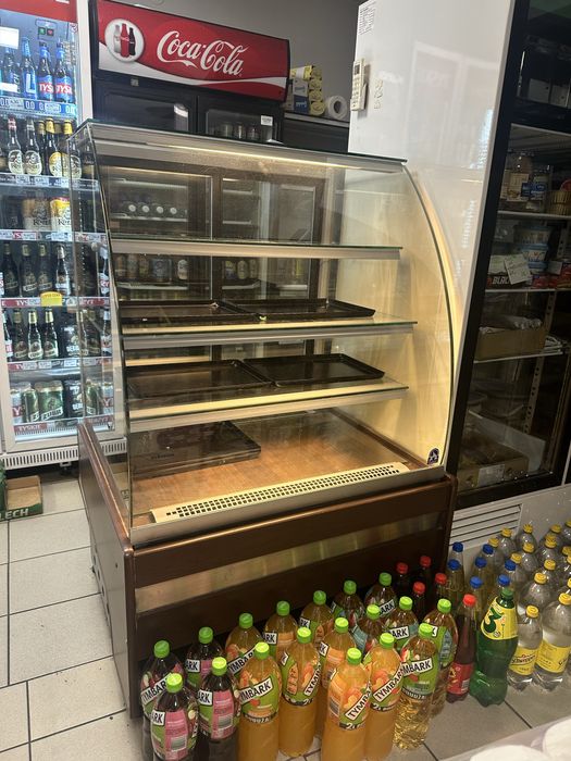 Witryna cukiernicza ESTERA BOCHNIA