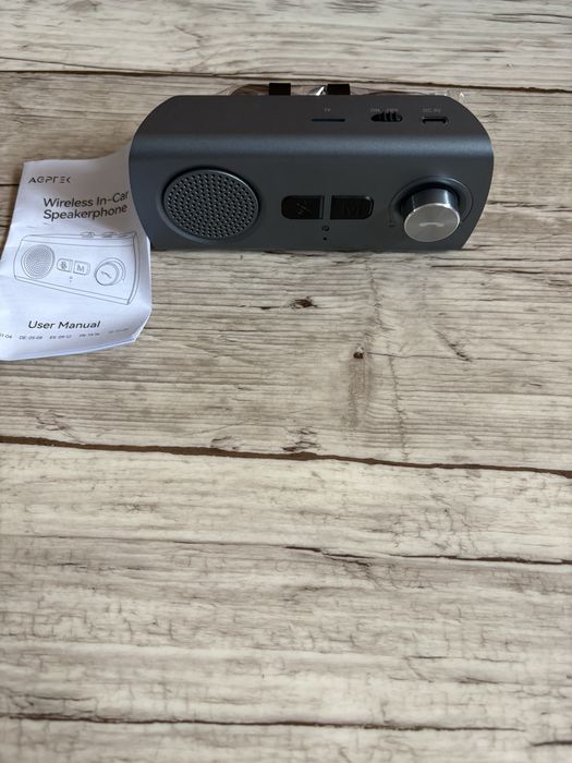 Zestaw głośnomówiący do auta