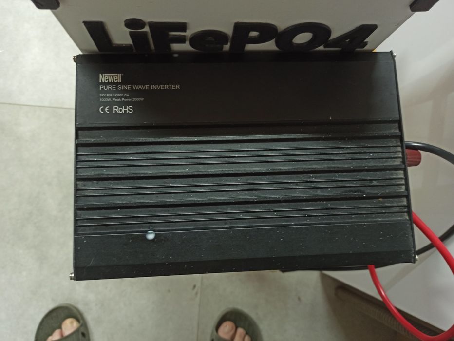 Инвертор  Newell 12/220. 1000/2000w