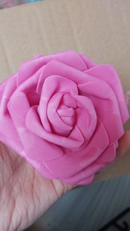 Piankowe róże 10 cm średnicy 10 sztuk kolor fuksja