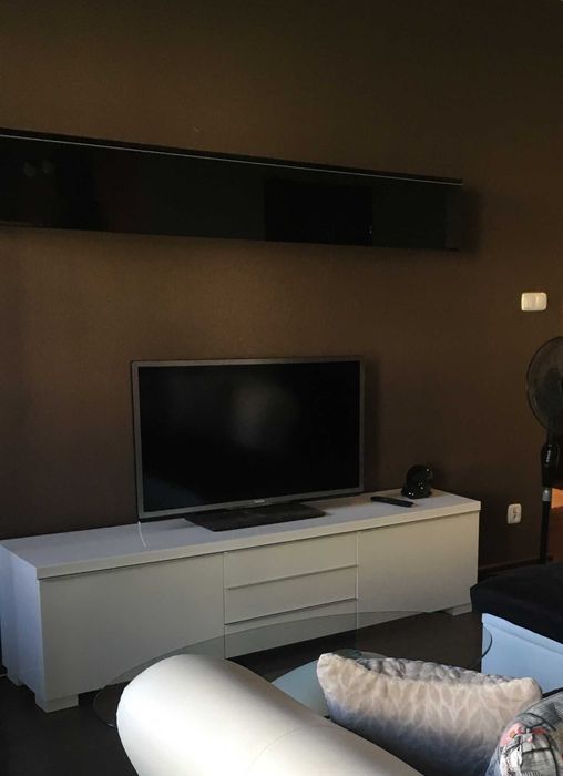 Ikea. Szafka ścienna Besta czarna