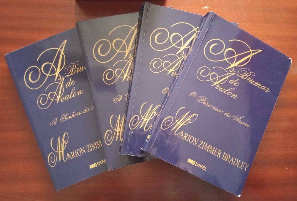 Colecção de livros com caixa