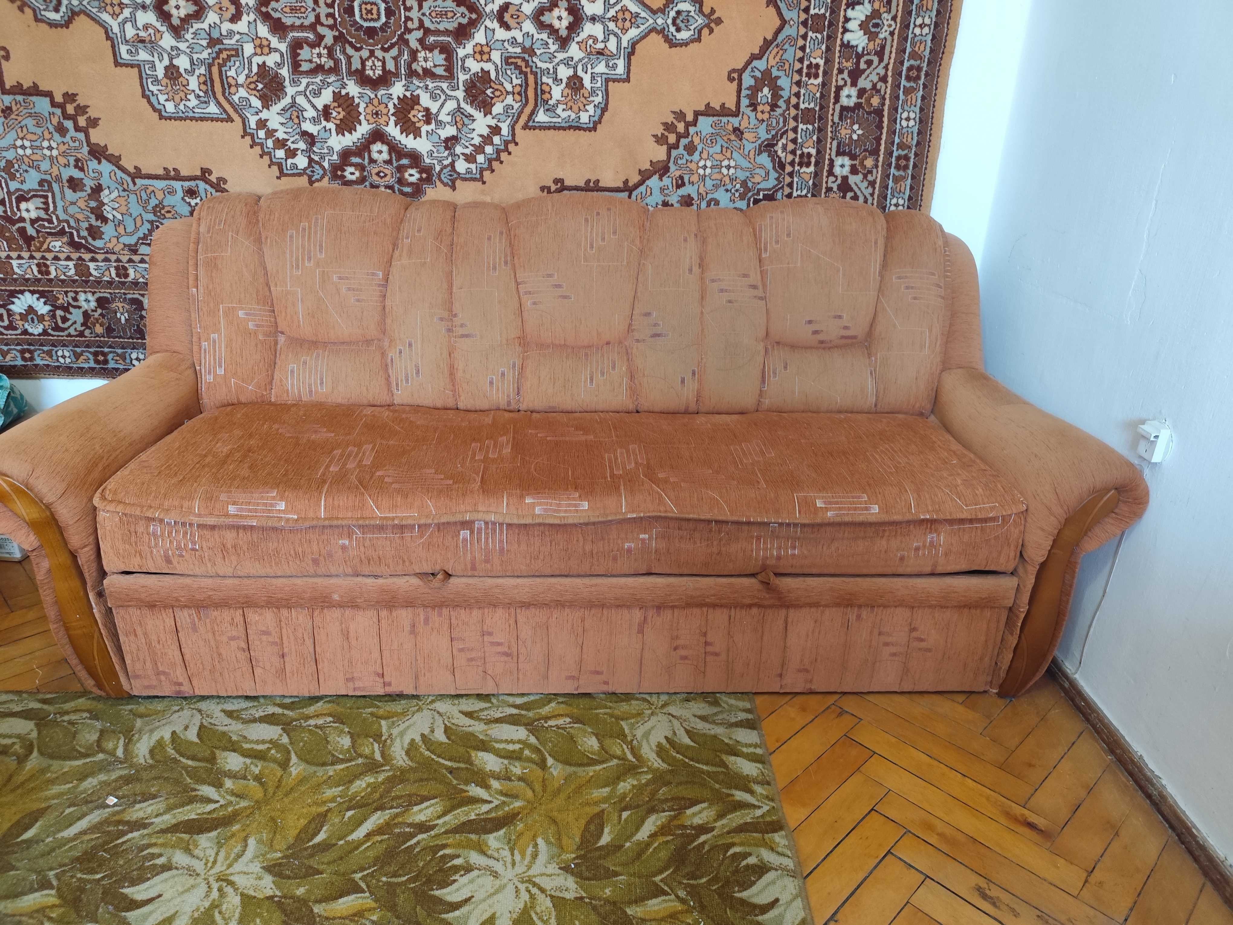 Продам диван Б/У
