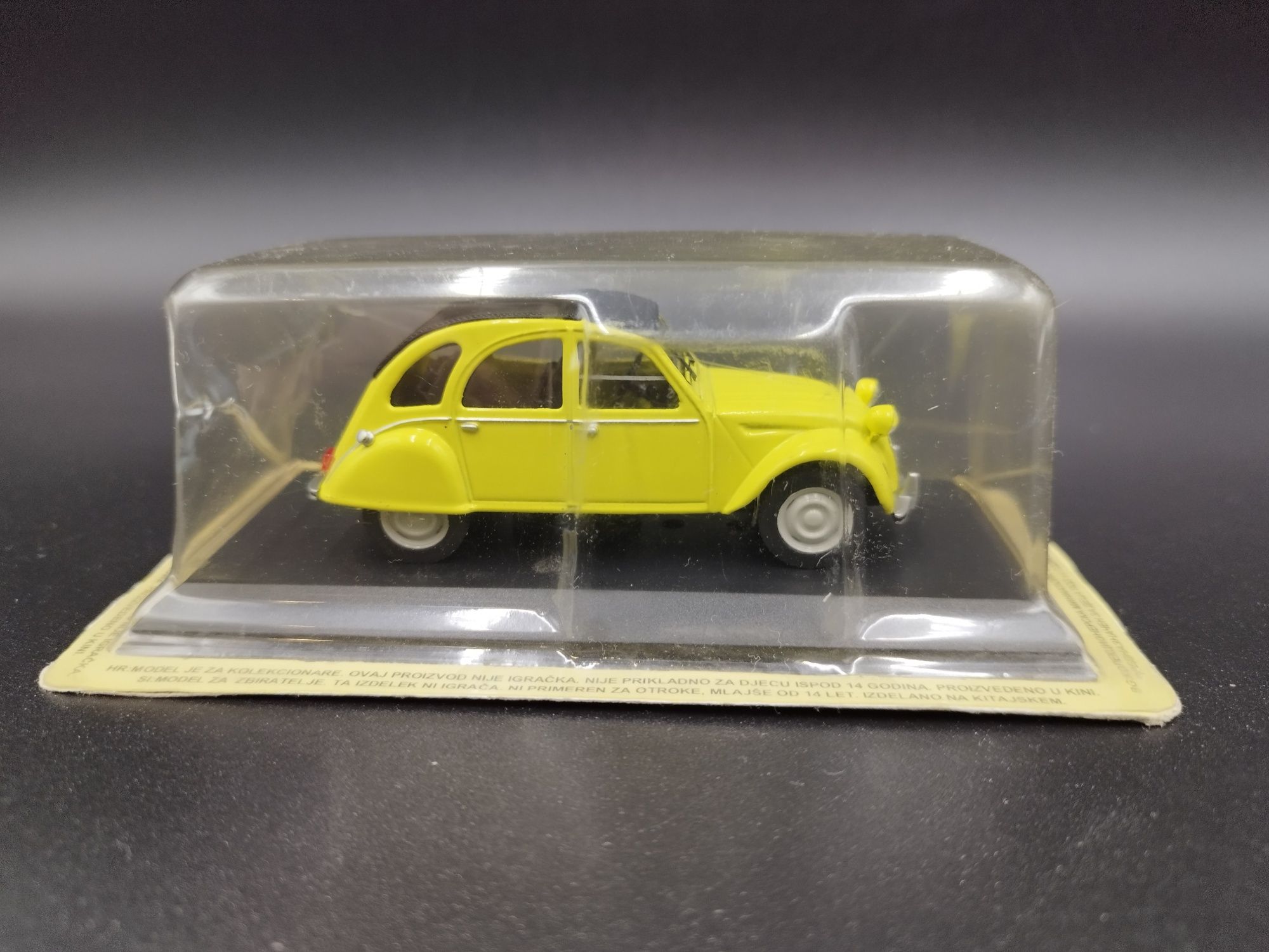 1:43 Deagistini Citroen 2CV model nowy w bardzo dobrym st