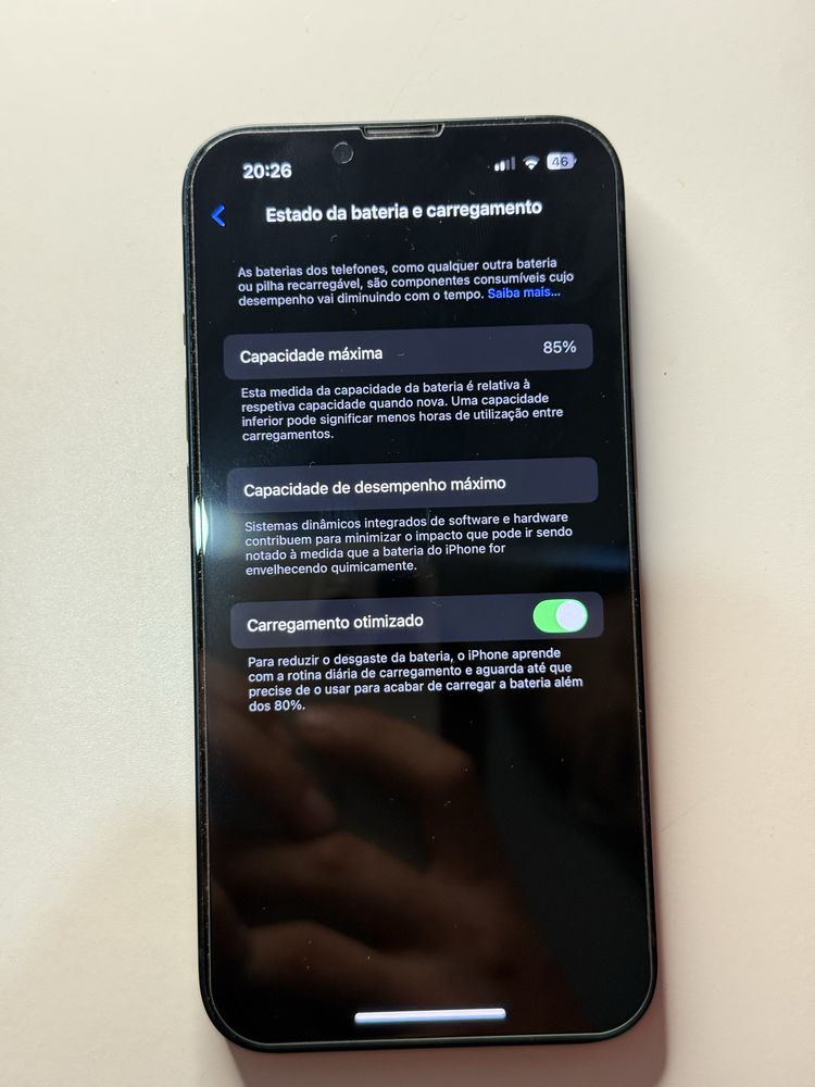 iPhone 13 como novo com capas e películas