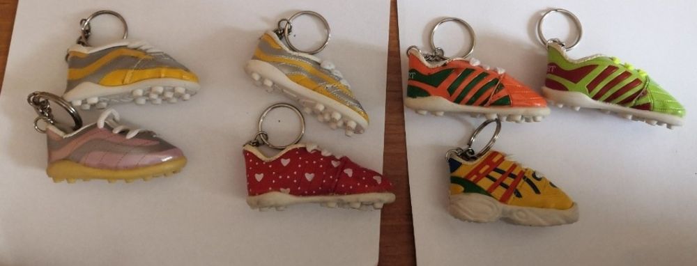 Breloczki but adidas - komplet