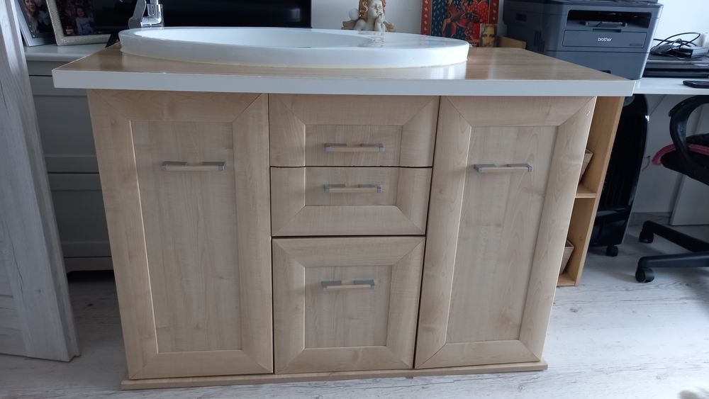 Szafka umywalkowa z umywalką i baterią, szafka lazienkowa