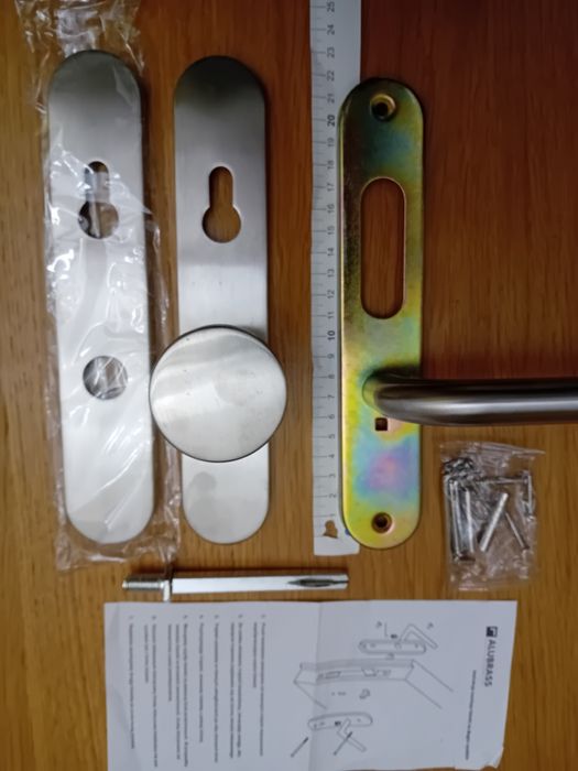 Klamka do drzwi że stali nierdzewnej