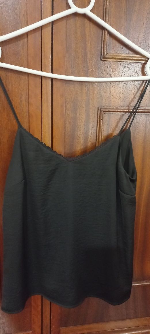 Top preto Stradivarius