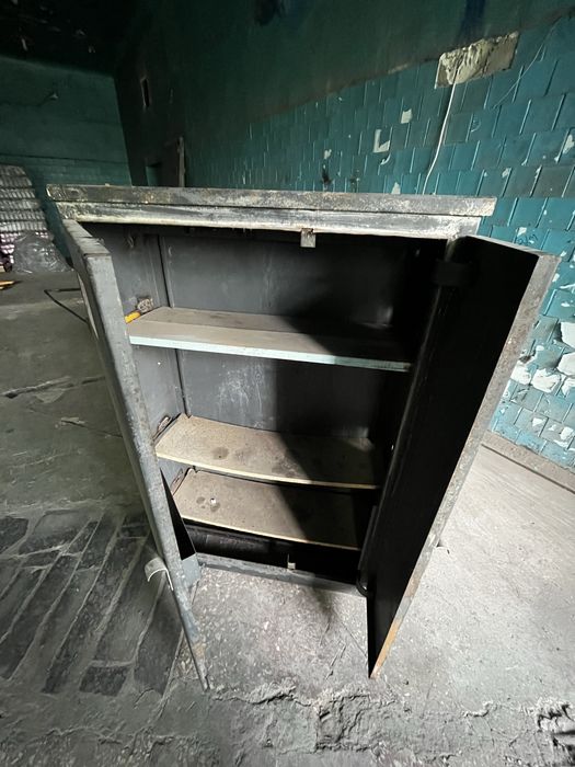 Силовой шкаф советский тяжелый