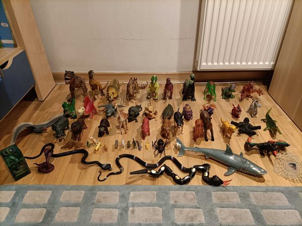 Figurki zwierzęta, dinozaury - 54 szt. + puzzle z figurkami owadów