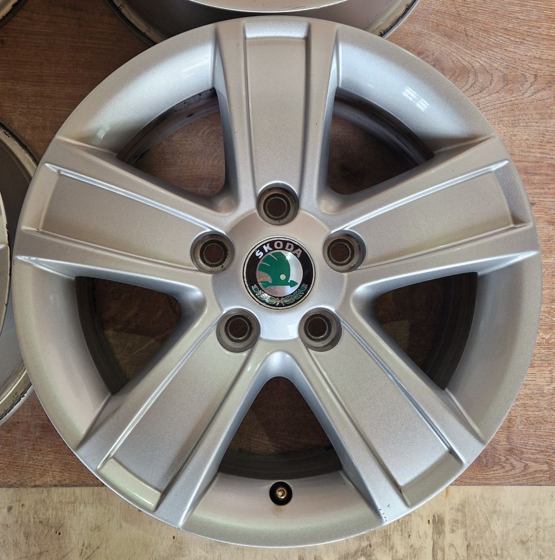 Оригінальні диски Skoda VW R15 5x112 Octavia Rapid Golf A3