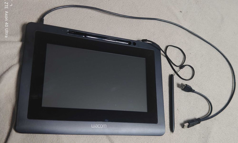 Sprzedam tablet graficzny WACOM DTU-1031X