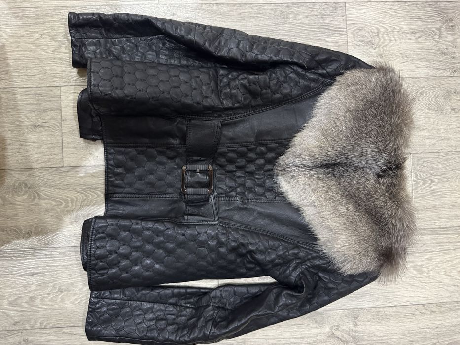 Продам шкіряну куртку Ares розмір М