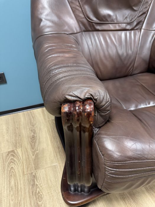 Класичний диван + крісло (деревʼяний каркас), Італія