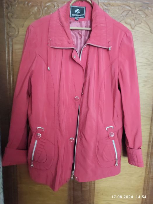 Ветровка женская