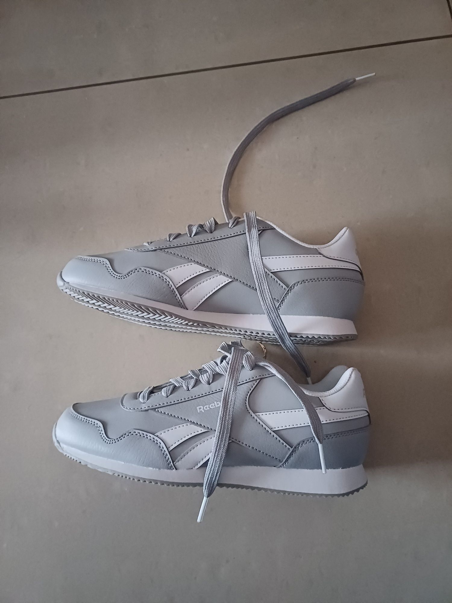 Nowe Buty dziewczęce Reebok szare 38,5