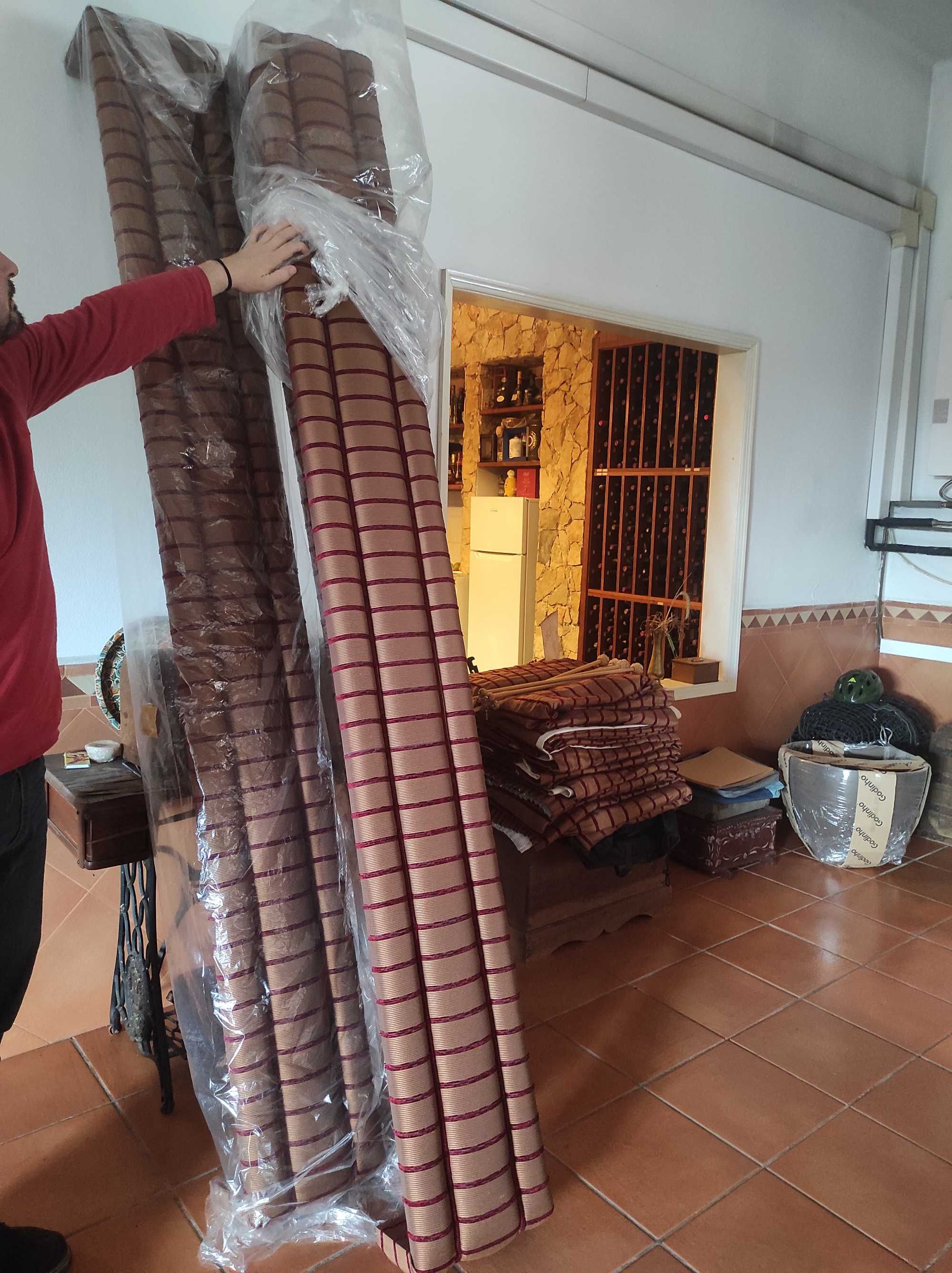 Conjunto de 3 Sanefas, 6 cortinados e acessórios