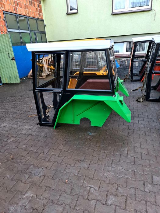 Kabina ciągnikowa C360 Kabina c330 Maska c360 Nowa kabina c360 c4011
