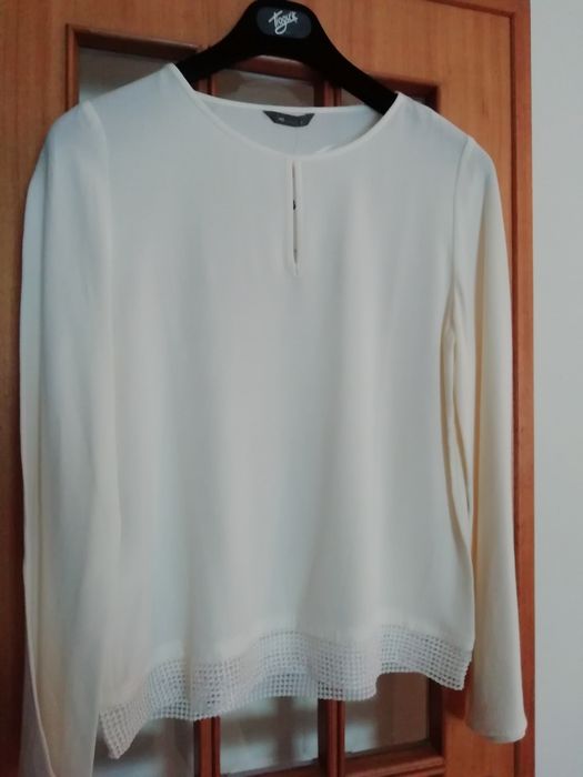 Blusas novas com pormenor de renda