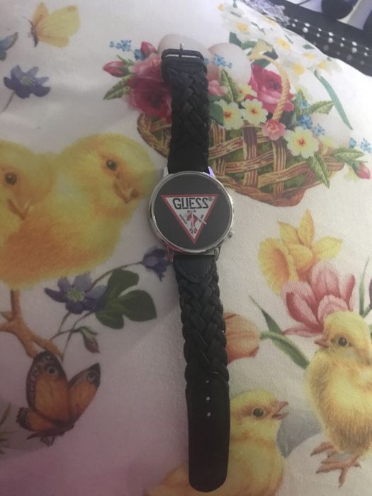 Zegarek na pasku Guess