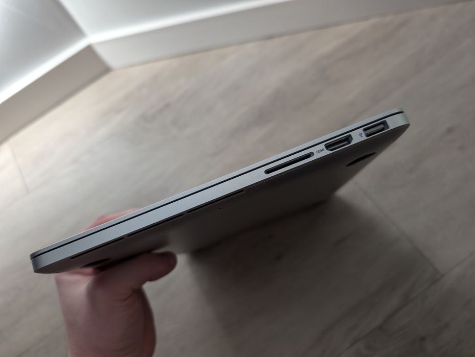 Ноутбук Apple MacBook Pro 13 2015 i5 8/128gb Retina 174 цикли ідеал