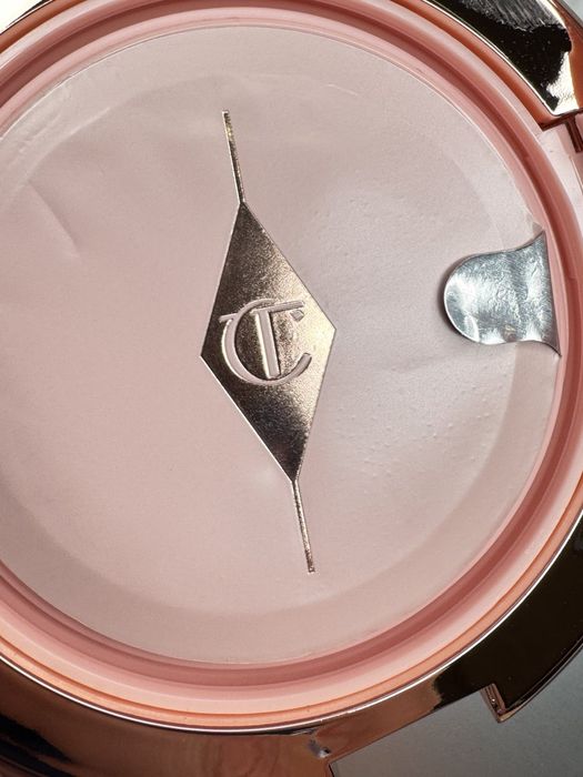 Тональний кушон Charlotte Tilbury Pillow Talk 1N