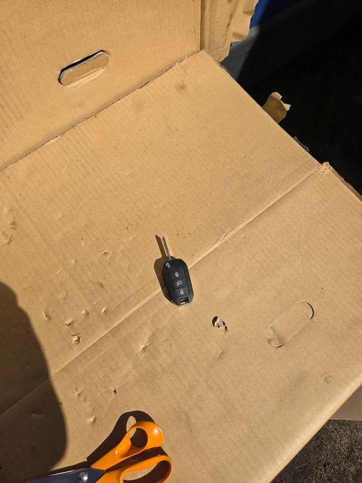 Kluczyk pilot Peugeot 208 308 2008 9674001080 1608504380