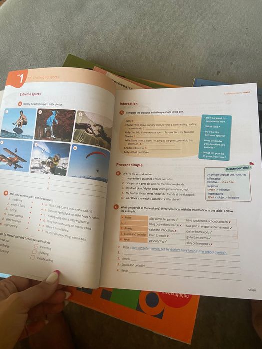 Livro de atividades 8 ano - 6€