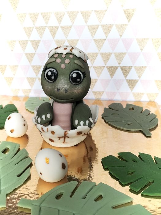 Zestaw na tort - dinozaur w jajku