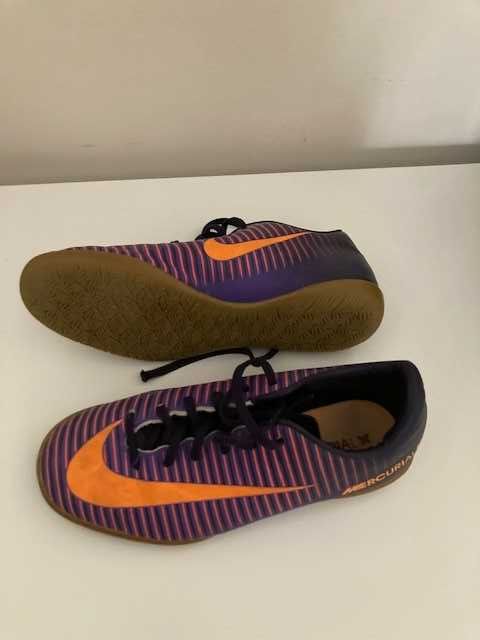 Chuteiras Nike - tamanho 36