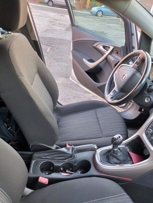 Opel Astra J Sports Tourer Benzyna  LPG/ butla ważna do 2032 85 Kw