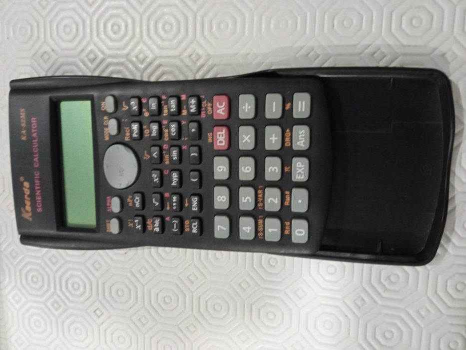 Calculadora científica  -  Kaerda KA-82MS