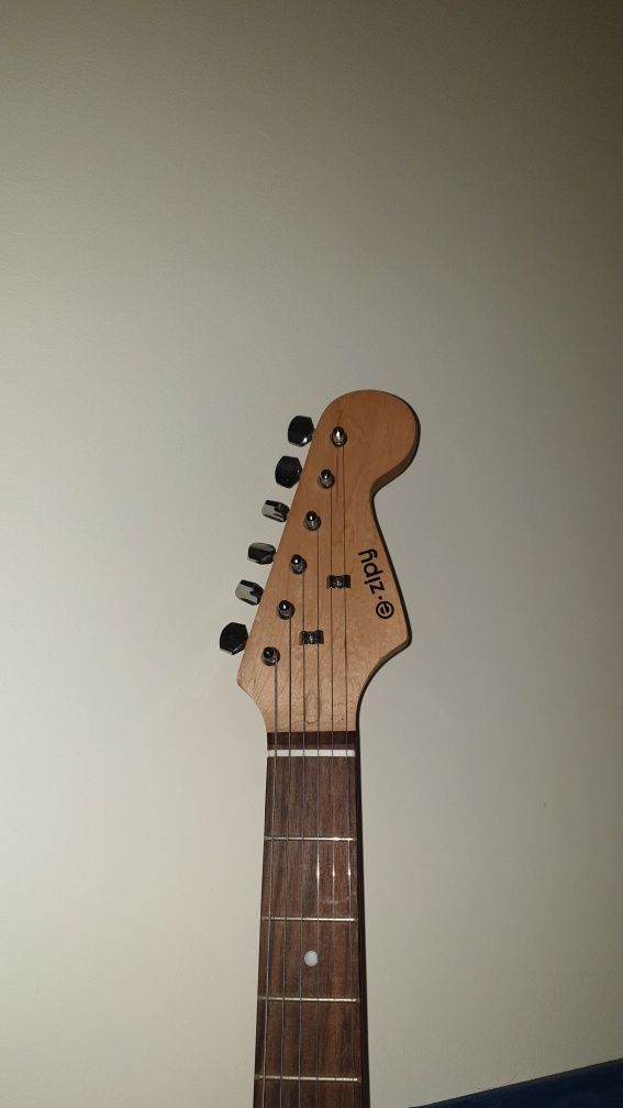 Guitarra Eléctrica E.Zipy KIT COMPLETO