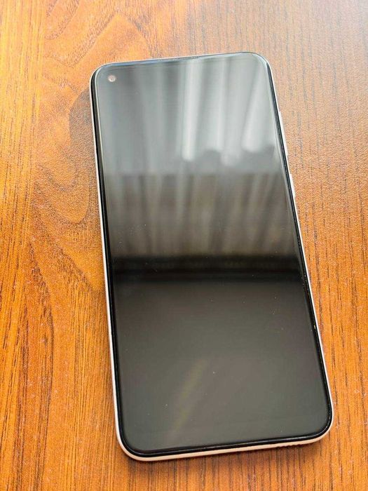 б\у Смартфон SAMSUNG Galaxy A11 2/32GB Dual SIM White